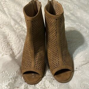 Women’s 7 Heeled Boots
